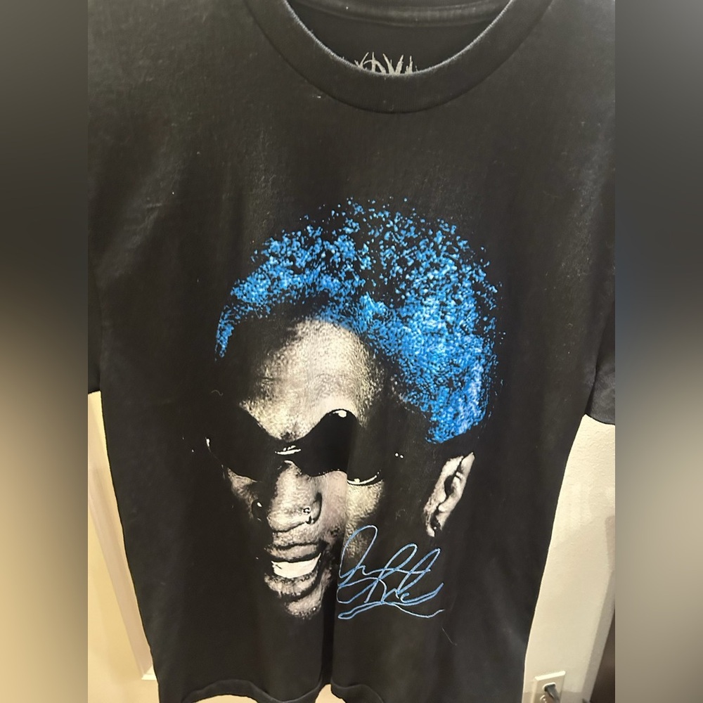 Nordstrom Black Graphic Tee with Bright Blue Artwork